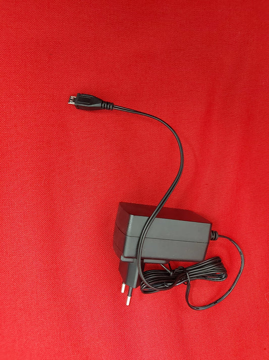Micro USB lataaja 5V